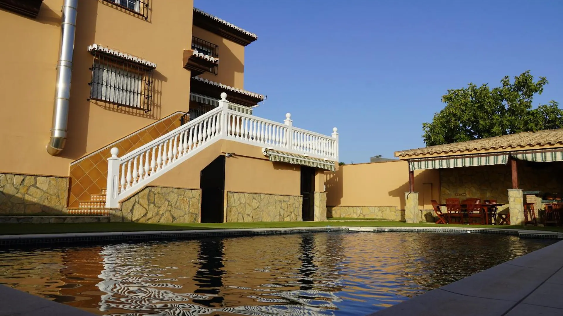 Villa Oropendola Belicena Spain
